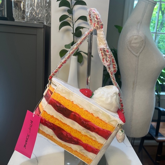 Betsey Johnson Shortcake Purse Kitsch NWT - Picture 2 of 16